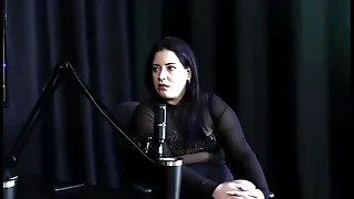 Tinha um relacionamento esquisito e uma humilhação, e teve problema com criador que desmarcou por ela ser gordinha, uma BBW, e seus fetiches... - Pri Melancia (SHEER/RED)